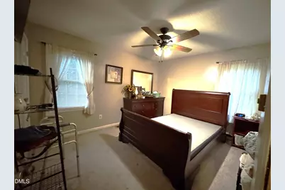 138 W Dolphin Street, Siler City, NC 27344 - Photo 2