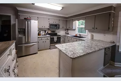 2013 Fox Den, Clayton, NC 27527 - Photo 8