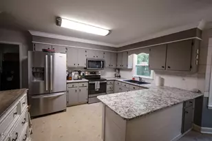 2013 Fox Den, Clayton, NC 27527 - Photo 8