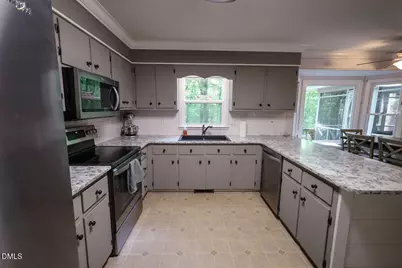 2013 Fox Den, Clayton, NC 27527 - Photo 10