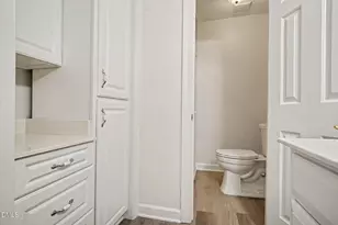 1304 Hampshire Ct, Raleigh, NC 27612 - Photo 20