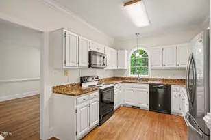 1304 Hampshire Ct, Raleigh, NC 27612 - Photo 10