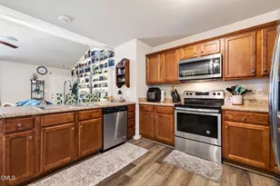 100 Belle Meade Ct, Benson, NC 27504 - Photo 10