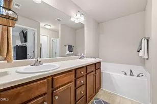 100 Belle Meade Ct, Benson, NC 27504 - Photo 18