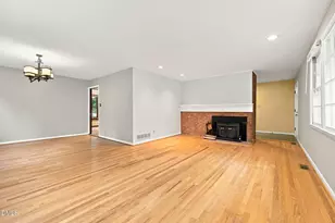 305 Plum Ln, Chapel Hill, NC 27517 - Photo 4