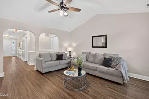 624 Lawson Cypress Ln, Fuquay-Varina, NC 27526 - Photo 10