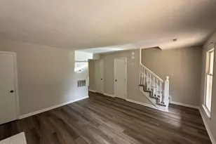 101 Greengate Ct, Cary, NC 27511 - Photo 2