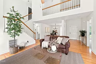 101 Somerset Farm Dr, Holly Springs, NC 27540 - Photo 2
