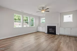 559 Whinfield Pl, Aberdeen, NC 28315 - Photo 4