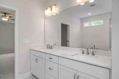 559 Whinfield Place, Aberdeen, NC 28315 - Photo 10