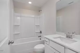 559 Whinfield Pl, Aberdeen, NC 28315 - Photo 8