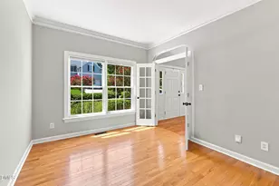 107 Holmhurst Ct, Cary, NC 27519 - Photo 10