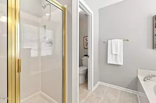 107 Holmhurst Ct, Cary, NC 27519 - Photo 24