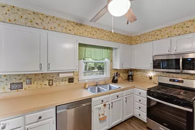 109 Burkwood Lane, Raleigh, NC 27609 - Photo 16