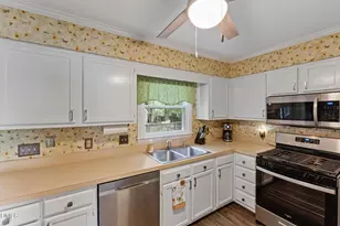 109 Burkwood Ln, Raleigh, NC 27609 - Photo 16