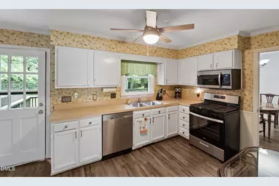109 Burkwood Lane, Raleigh, NC 27609 - Photo 10