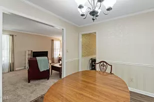 109 Burkwood Ln, Raleigh, NC 27609 - Photo 8