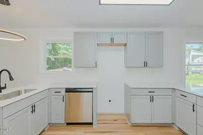 404 Walker Avenue, Graham, NC 27253 - Photo 6