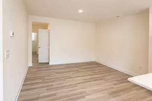 484 Channel Drop Dr, Clayton, NC 27520 - Photo 4
