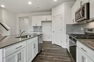 713 Sparkling Pear Dr, Fuquay-Varina, NC 27592 - Photo 8