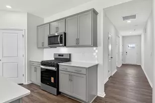 910 Comice Pear Wy, Fuquay-Varina, NC 27592 - Photo 4