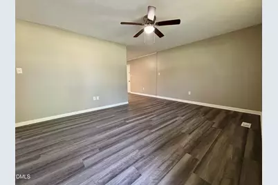 231 Pineland Avenue, Clayton, NC 27520 - Photo 2