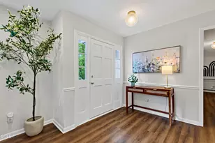 709 Dawnwood Ct, Raleigh, NC 27609 - Photo 4