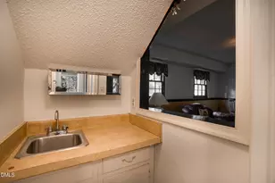 1008 E Millbrook Rd, Raleigh, NC 27609 - Photo 20