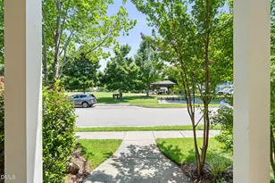19 Pokeberry Bend Dr, Chapel Hill, NC 27516 - Photo 4