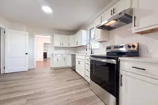 306 Fayetteville St, Newton Grove, NC 28366 - Photo 4