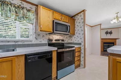 115 Carter Lane, Warrenton, NC 27589 - Photo 6