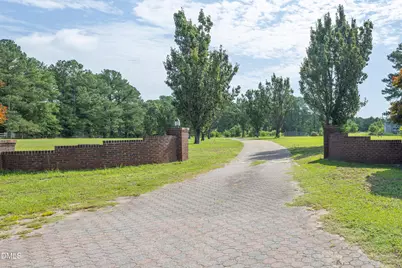 2282 Nc-55, Coats, NC 27521 - Photo 2