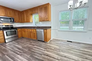 401 Holly Berry Ln, Holly Springs, NC 27540 - Photo 8