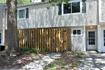 220 Elizabeth Street #D9, Chapel Hill, NC 27514 - Photo 2