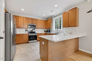 305 Palmdale Ct, Holly Springs, NC 27540 - Photo 8