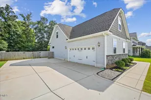125 Tarkenton Ct, Clayton, NC 27527 - Photo 4