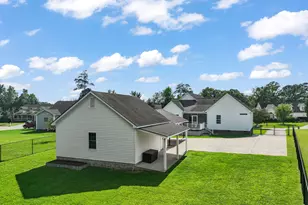 105 Willmont Ct, Benson, NC 27504 - Photo 4