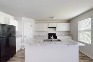135 Maple Tree Ln, Clayton, NC 27527 - Photo 2