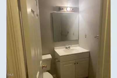 909 W Chatham Street, Cary, NC 27511 - Photo 8