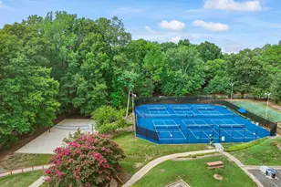 208 Highlands Lake Dr, Cary, NC 27518 - Photo 52