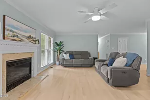 109 Oaklake Ct, Fuquay Varina, NC 27526 - Photo 4
