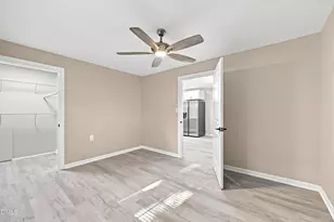 431 Dudley St, Burlington, NC 27217 - Photo 6