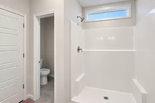 39 E Emily Gardens Dr, Selma, NC 27576 - Photo 10