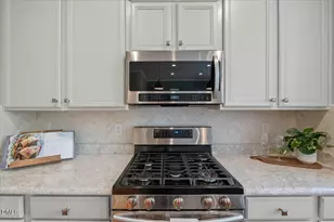 6843 Middleboro Dr, Raleigh, NC 27612 - Photo 14