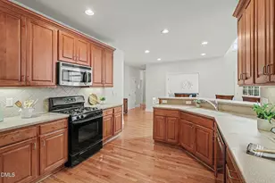 108 Alden Village Ct, Cary, NC 27519 - Photo 14