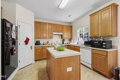 142 Queensberry Court, Greensboro, NC 27405 - Photo 10