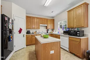 142 Queensberry Ct, Greensboro, NC 27405 - Photo 10