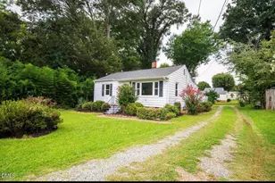 611 E Finch St, Siler City, NC 27344 - Photo 2