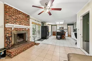 1421 Elberon Pl, Raleigh, NC 27609 - Photo 4