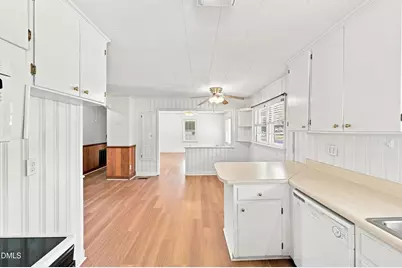 206 W Woodall Street, Benson, NC 27504 - Photo 16
